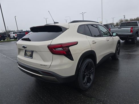 New 2026 Chevrolet Trax ACTIV image 3