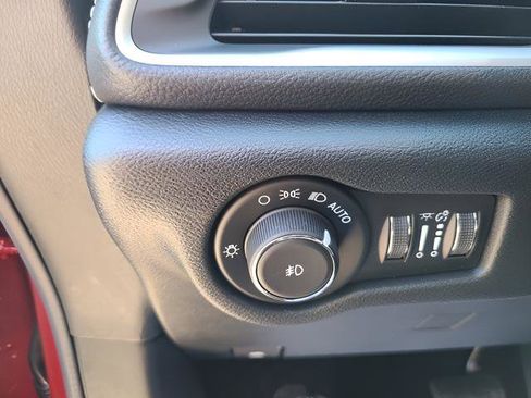 New 2026 Chrysler Pacifica Select image 8