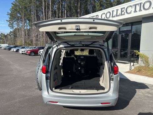 Used 2024 Chrysler Voyager LX FWD image 15