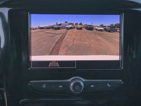 Used 2023 Chevrolet Traverse LT FWD image 17