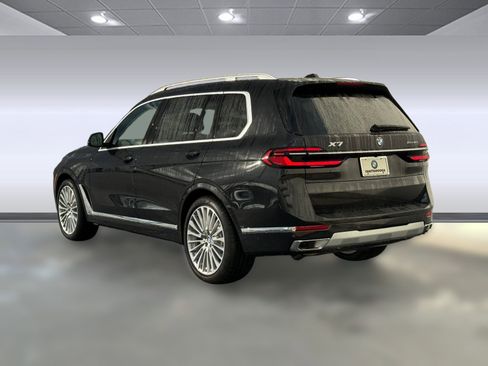 Used 2026 BMW X7 xDrive40i w/ Premium Package image 3