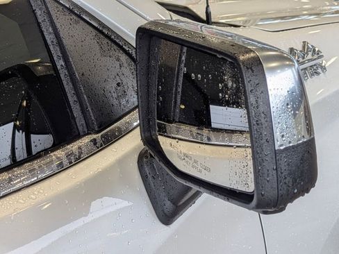 Used 2022 Chevrolet Silverado 1500 High Country w/ Z71 Off-Road Package image 12