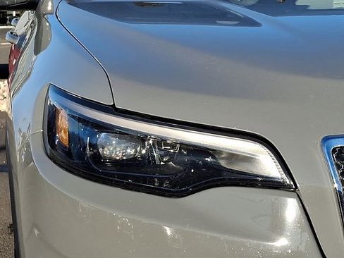 Used 2021 Jeep Cherokee Limited image 9