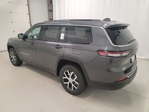 New 2025 Jeep Grand Cherokee L Limited w/ Luxury Tech Group II image 3