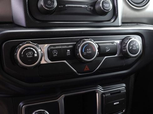 Certified 2019 Jeep Wrangler Unlimited Sport image 17