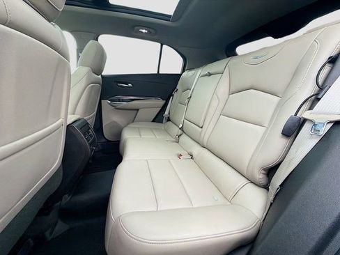 Used 2020 Cadillac XT4 Luxury w/ Cold Weather Package AWD/4WD image 21