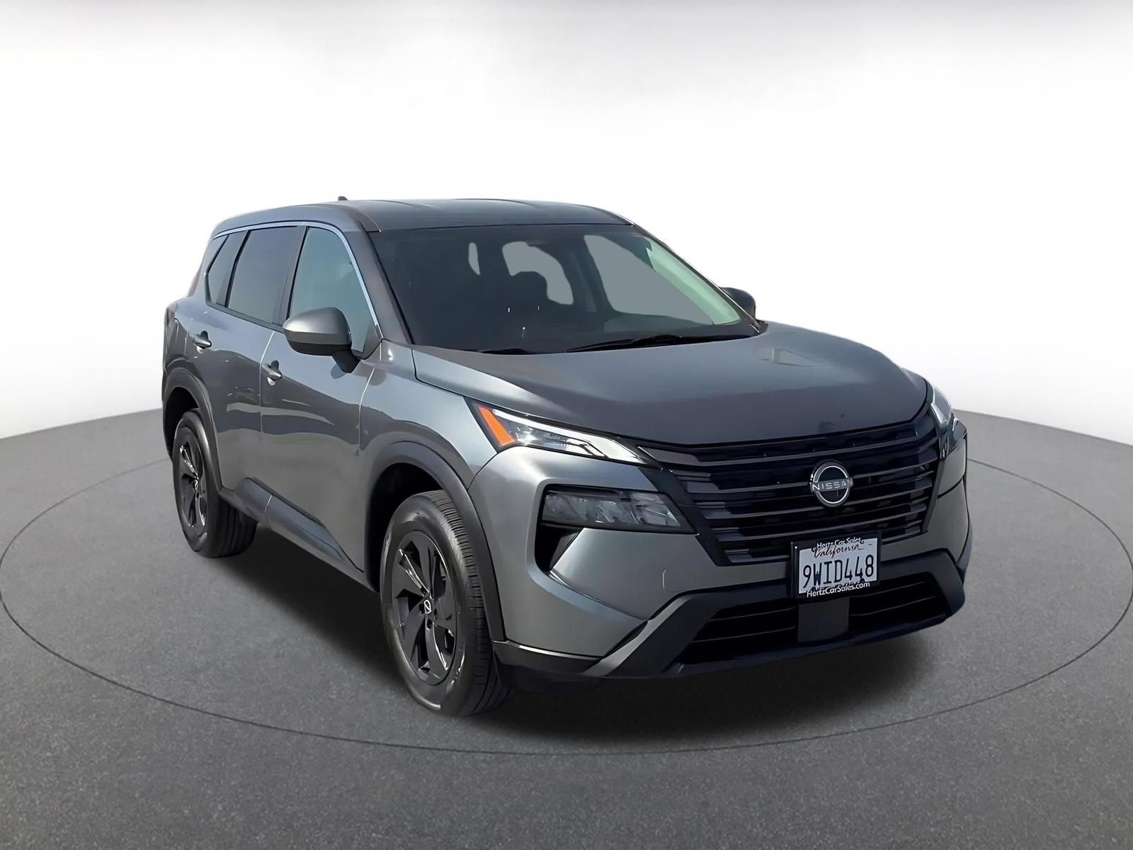 Used 2026 Nissan Rogue SV AWD/4WD image 3