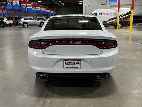 Used 2022 Dodge Charger SXT image 4