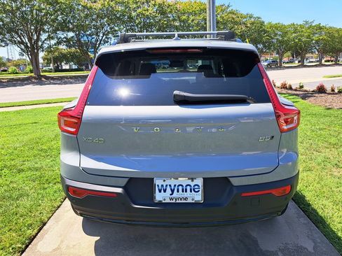 Used 2024 Volvo XC40 B5 Ultimate w/ Protection Package Premier AWD/4WD image 6