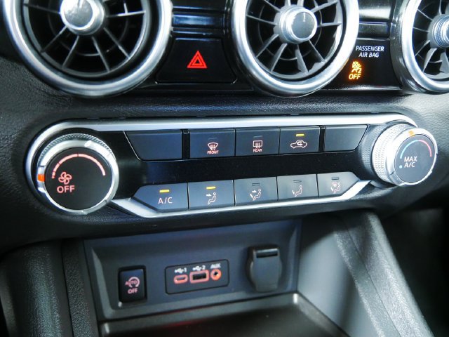 Used 2025 Nissan Sentra SV FWD image 30
