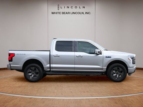 Used 2025 Ford F150 Lightning Lariat AWD/4WD image 4