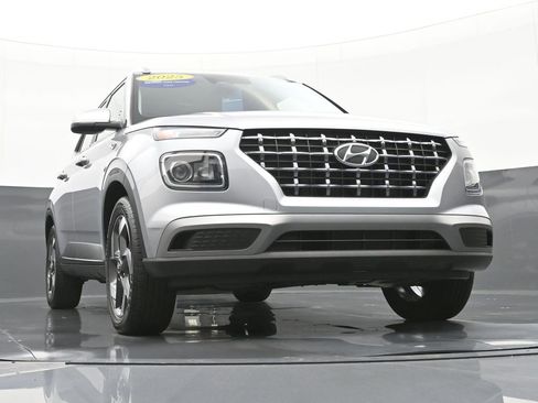Certified 2025 Hyundai Venue SEL FWD image 52
