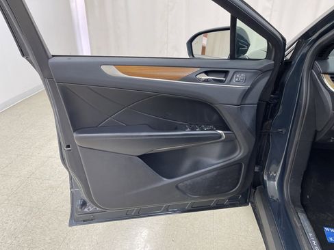 Used 2019 Lincoln MKC Select w/ Select Plus Package image 16