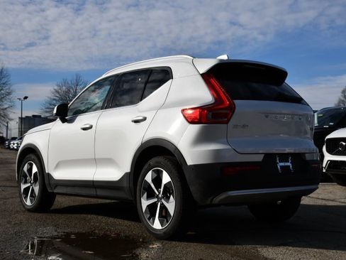 Certified 2025 Volvo XC40 B5 Plus image 5