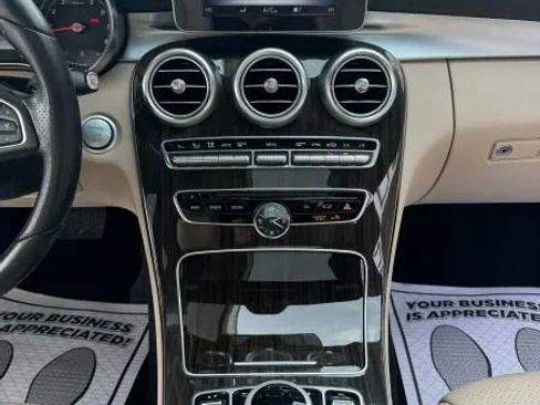 Used 2018 Mercedes-Benz C 300 Sedan image 34