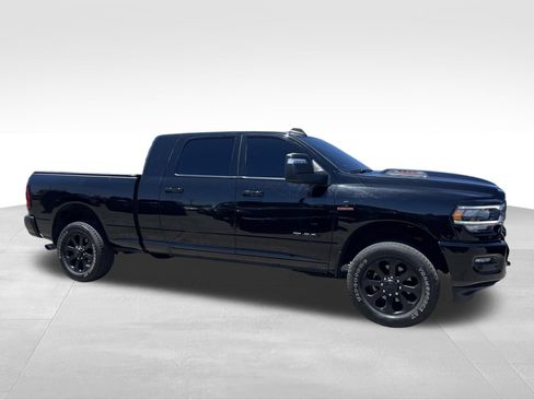 Used 2023 RAM 3500 Laramie AWD/4WD image 4