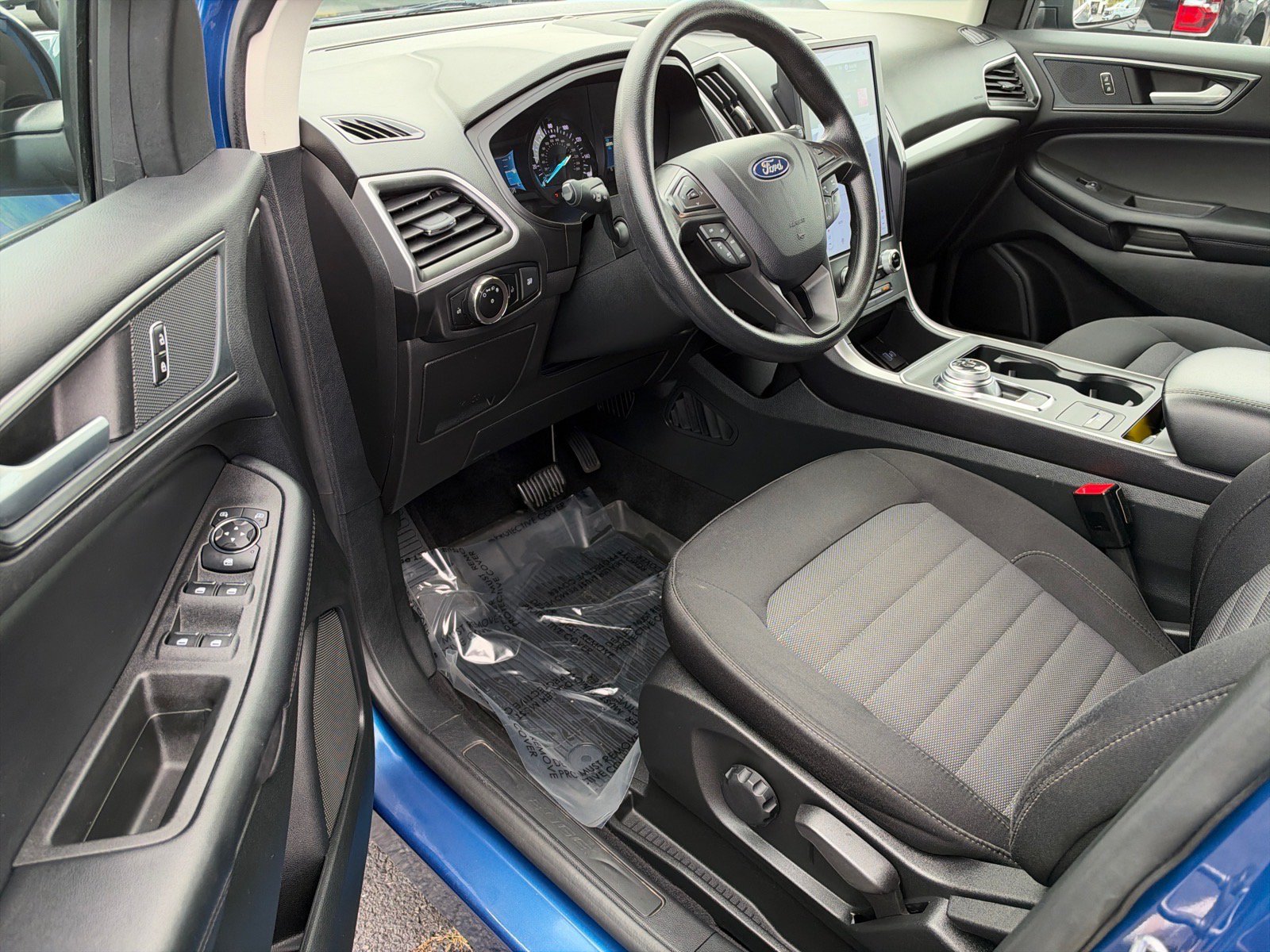 Certified 2024 Ford Edge SE w/ Black Appearance Package AWD/4WD image 5