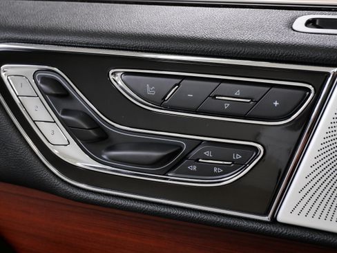 Used 2021 Lincoln Navigator Reserve w/ Luxury Package AWD/4WD image 29