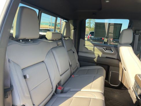 Used 2023 Chevrolet Silverado 1500 LTZ image 24