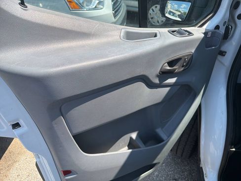 Used 2019 Ford Transit 250 148 Medium Roof RWD image 6