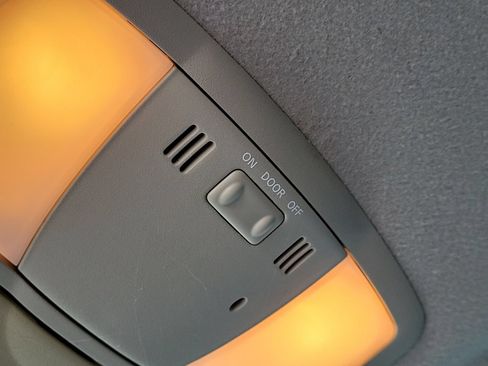 Used 2015 Nissan Rogue S FWD image 28