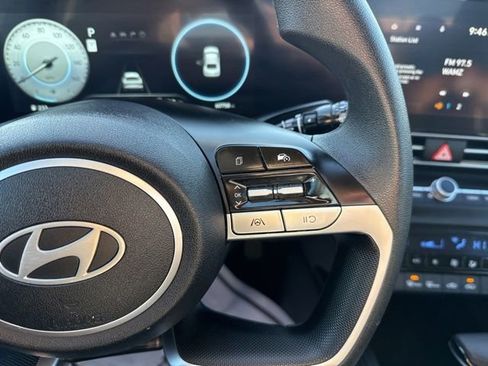 Used 2024 Hyundai Elantra SEL image 15