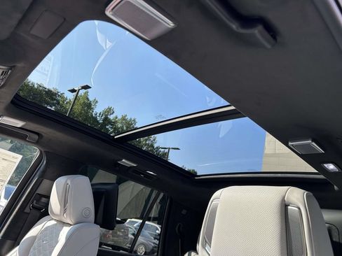 New 2026 Cadillac Escalade V AWD/4WD image 21