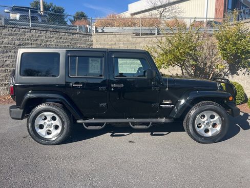 Used 2013 Jeep Wrangler Unlimited Sahara w/ Connectivity Group image 3