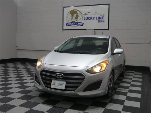 Used 2016 Hyundai Elantra GT FWD image 4