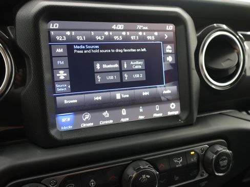 Used 2022 Jeep Wrangler Unlimited Sahara AWD/4WD image 45