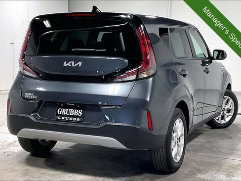 Used 2025 Kia Soul LX FWD image 2