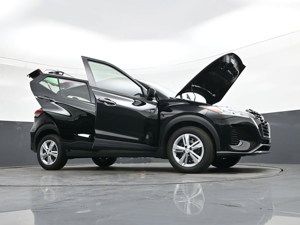 Certified 2025 Nissan Kicks Play S FWD image 47