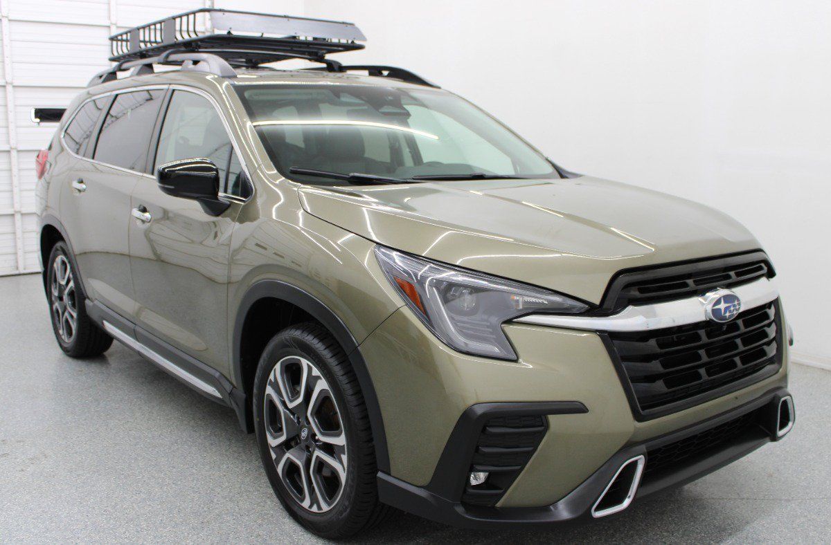 Used 2024 Subaru Ascent Touring w/ Popular Package #2 AWD/4WD image 4