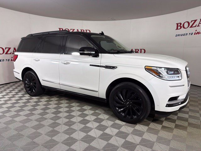 Used 2021 Lincoln Navigator Black Label w/ Special Edition Package AWD/4WD image 17