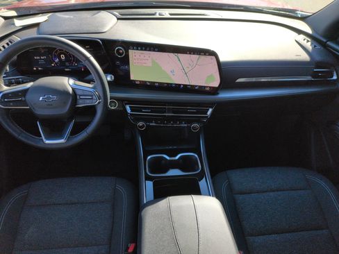 Used 2025 Chevrolet Traverse LT w/ Midnight/Sport Edition image 28