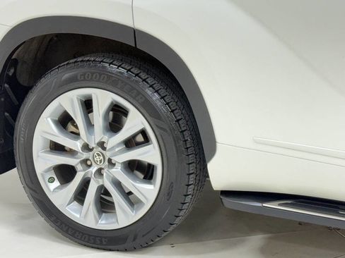 Used 2021 Toyota Highlander Limited image 58