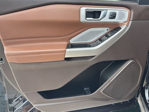 Used 2023 Ford Explorer King Ranch w/ Technology Package AWD/4WD image 21