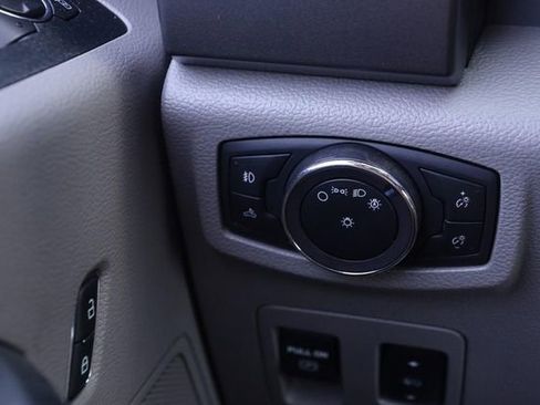 Used 2018 Ford F150 XLT w/ Equipment Group 302A Luxury AWD/4WD image 19