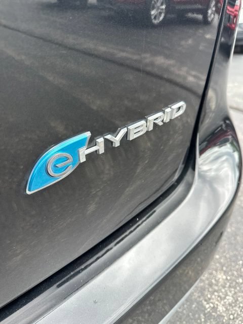 Used 2023 Chrysler Pacifica Touring-L FWD image 11
