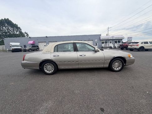 Used 1999 Lincoln Town Car Signature RWD image 26
