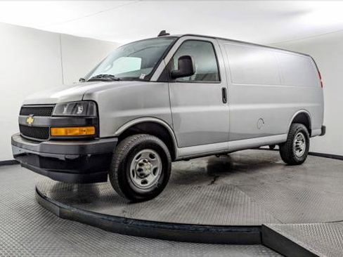 Used 2024 Chevrolet Express 2500 w/ Driver Convenience Package RWD image 2