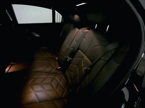 Used 2025 BMW 740i w/ Premium Package RWD image 12