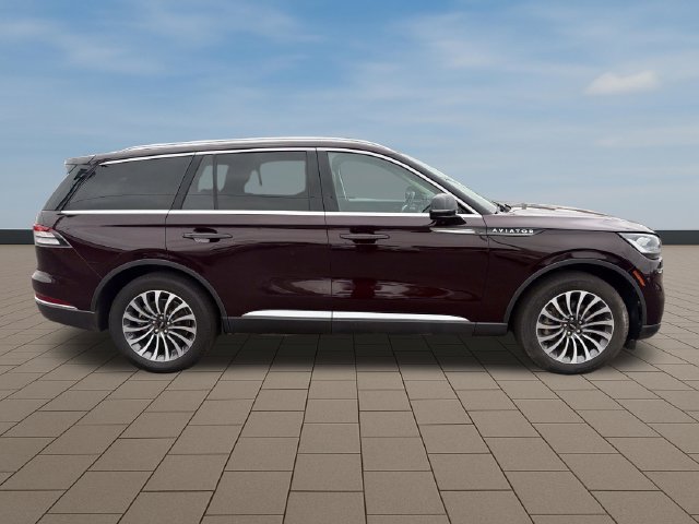 Used 2024 Lincoln Aviator AWD image 8