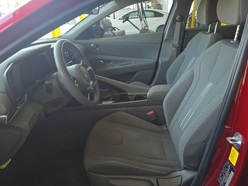 Used 2023 Hyundai Elantra Blue FWD image 5