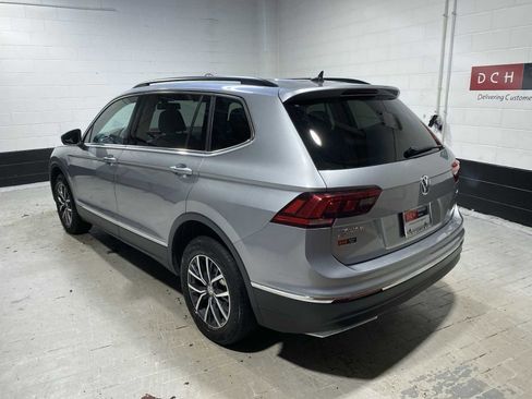Used 2020 Volkswagen Tiguan SE w/ Panoramic Sunroof Package image 4