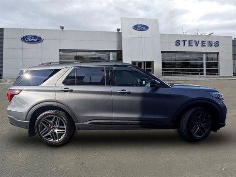 Certified 2025 Ford Explorer ST AWD/4WD image 5