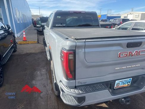 Used 2024 GMC Sierra 2500 AT4 AWD/4WD image 15