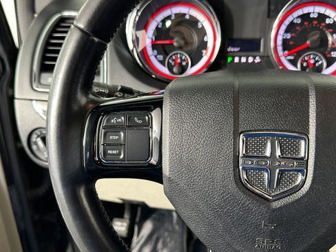 Used 2019 Dodge Grand Caravan SXT image 39