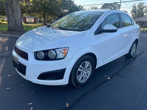 Used 2016 Chevrolet Sonic LT FWD image 2