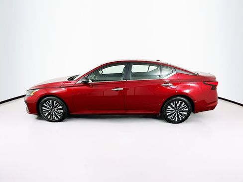 Used 2024 Nissan Altima 2.5 SV image 4